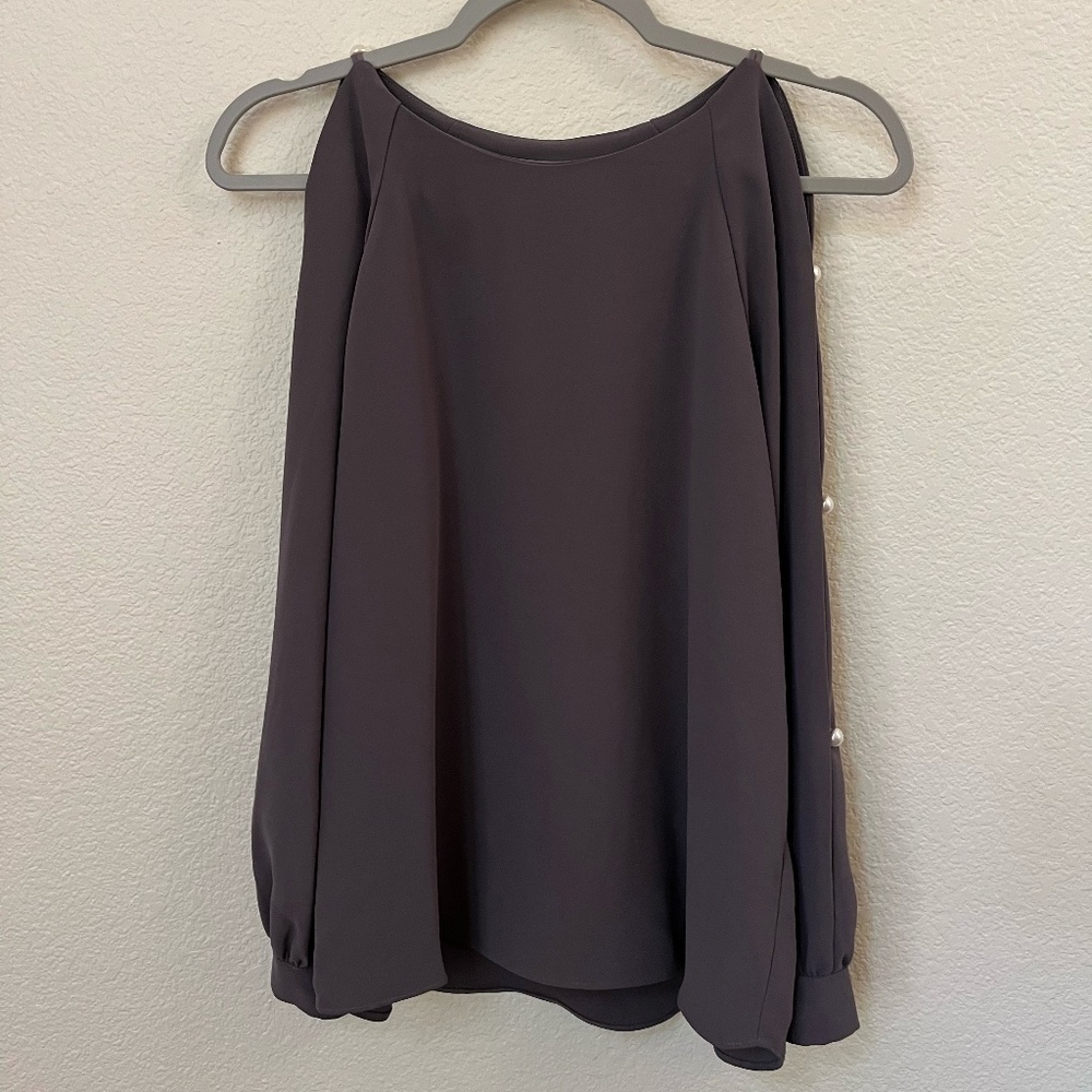 AMANDA UPRICHARD | Genesee Cold Shoulder Pearl Sleeve Blouse in Gray | Size P/XS - Picture 3 of 9